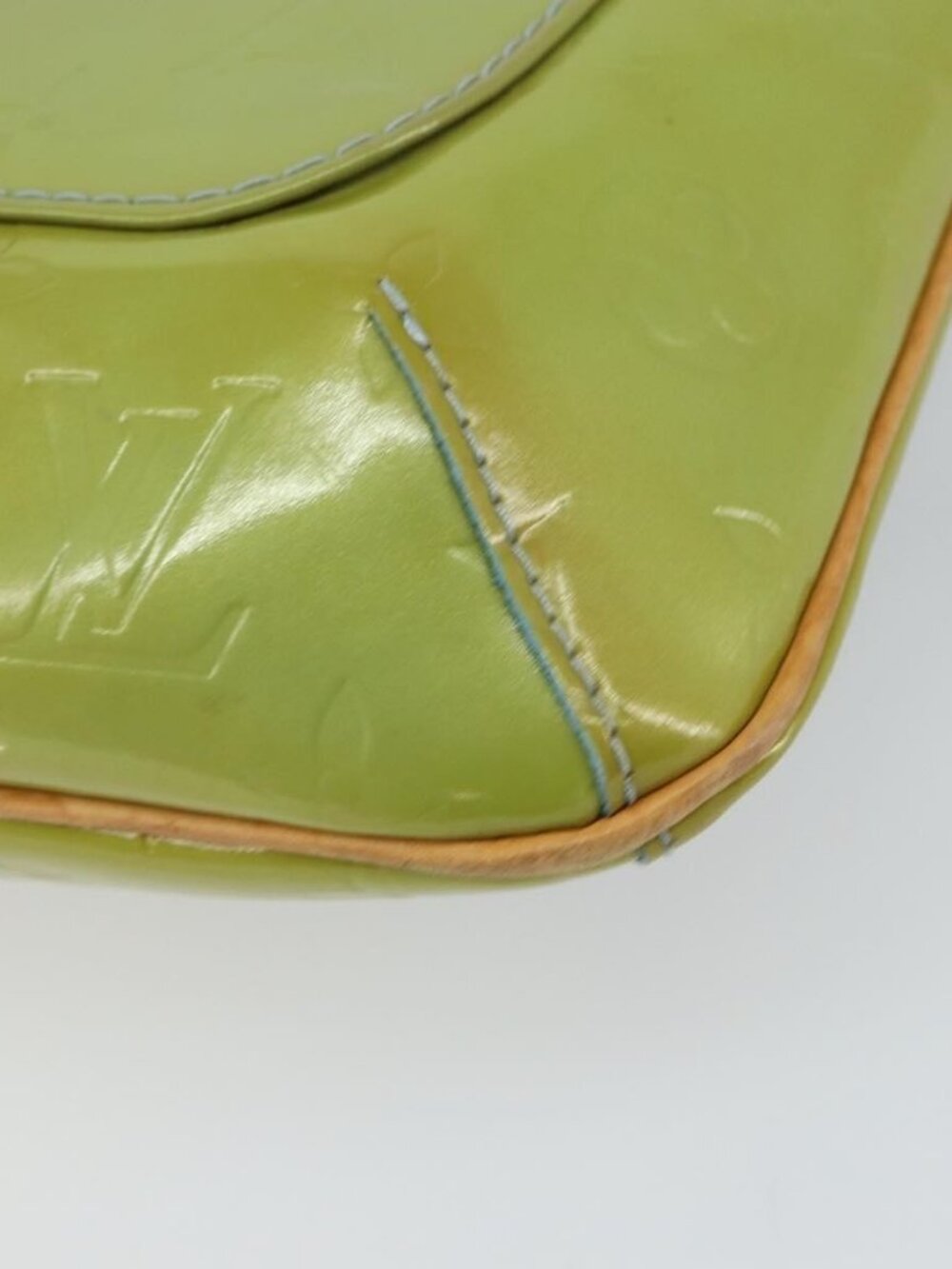 Authentic LOUIS VUITTON Vernis Thompson Street Shoulder Bag Baby Blue M91009 - Picture 4 of 16